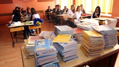 (AUDIO) Demersuri pentru ca liceenii din anii terminali să beneficieze de manuale gratuite