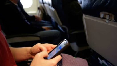 Japonia permite utilizarea de smartphone-uri în avion