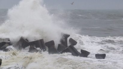 Dobrogea încă nu scapă de vântul puternic