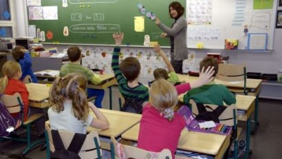 Revoluţie în sistemul de educaţie. O ţară renunţă complet la disciplinele şcolare