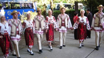 La Cumpăna se aleg cei mai buni interpreţi de folclor. Festivalul „Dor de cântec românesc”