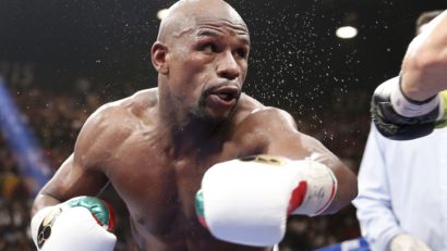 Floyd Mayweather l-a învins la puncte pe Manny Pacquiao