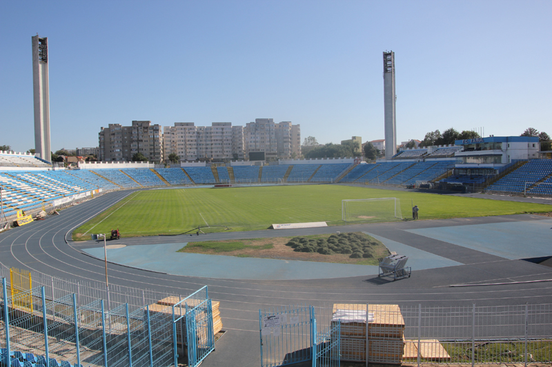 Suporterii constănţeni participă mâine la ecologizarea stadionului Farul