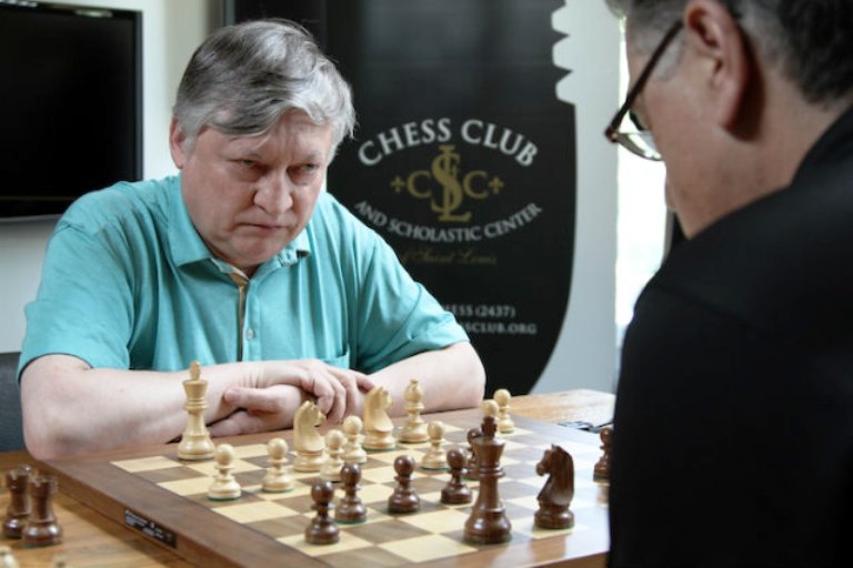 Maestrul Karpov consideră şahul un concept complex