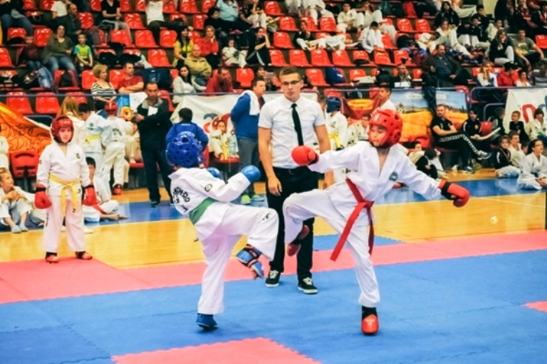 Sportivii de la CSC Kogălniceanu au fost premiați la Campionatul Balcanic de taekwondo