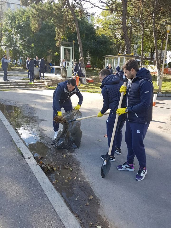 FOTO – CONSTANȚA. Campania „Curățăm Constanța Noastră“, în toi