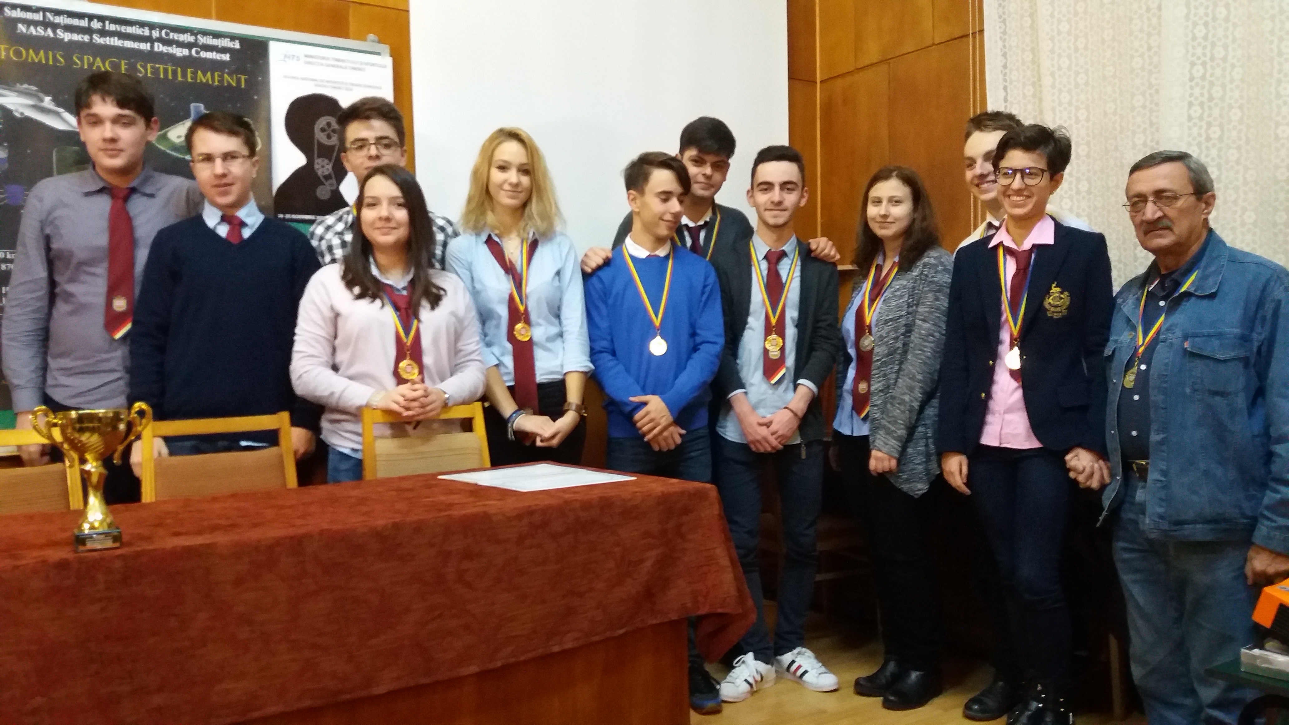 AUDIO/FOTO – Elevi mirciști premiați la Târgul Internaţional „Gaudeamus”