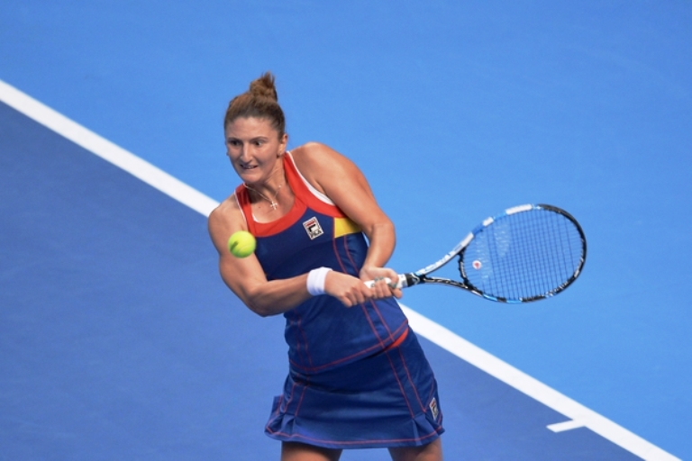 Maria Șarapova trece de Irina Begu la Tianjin