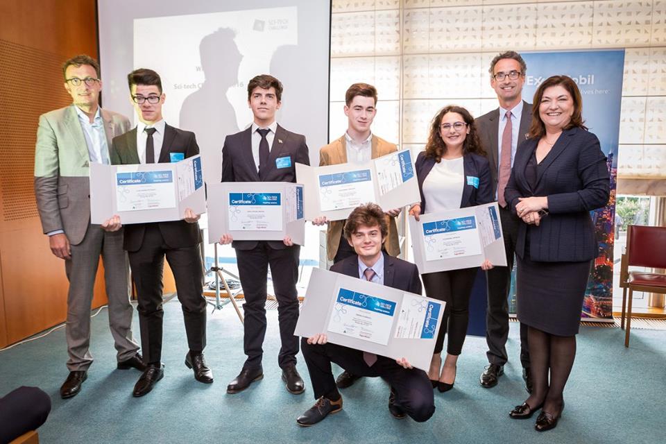 5 elevi din CONSTANŢA au câştigat Sci-Tech Challenge. Tinerii vor participa la finala europeană de la BRUXELLES