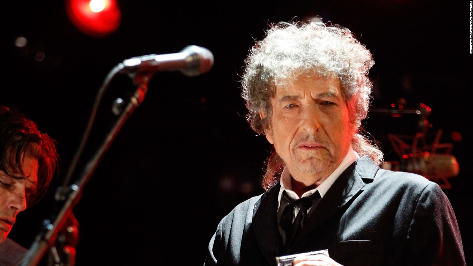 STOCKHOLM: Bob Dylan a primit, în cele din urmă, premiul Nobel pentru Literatură