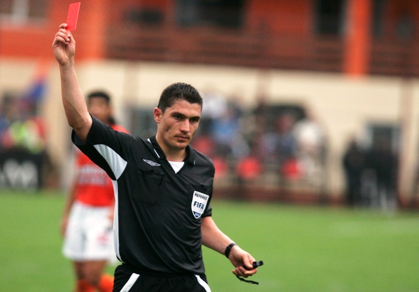 Arbitrii celor trei meciuri de azi din faza play-off a Ligii 1 la fotbal