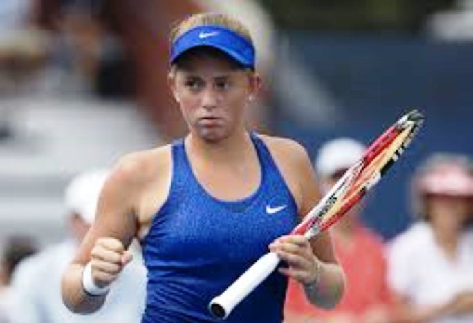 Jelena Ostapenko este prima finalistă la Roland Garros