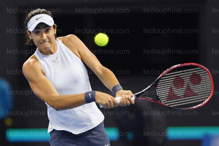 Caroline Garcia va fi adversara Simonei Halep în finala de la Beijing