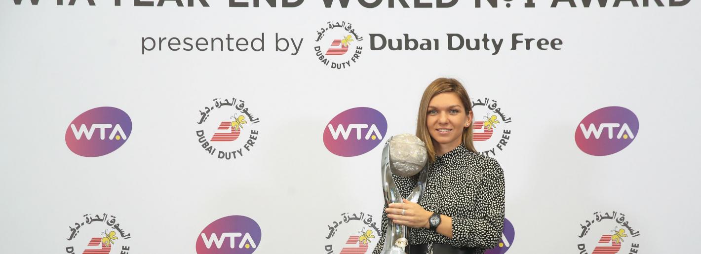 Trofeul de lider mondial și un inel cu diamant au ajuns la Simona Halep