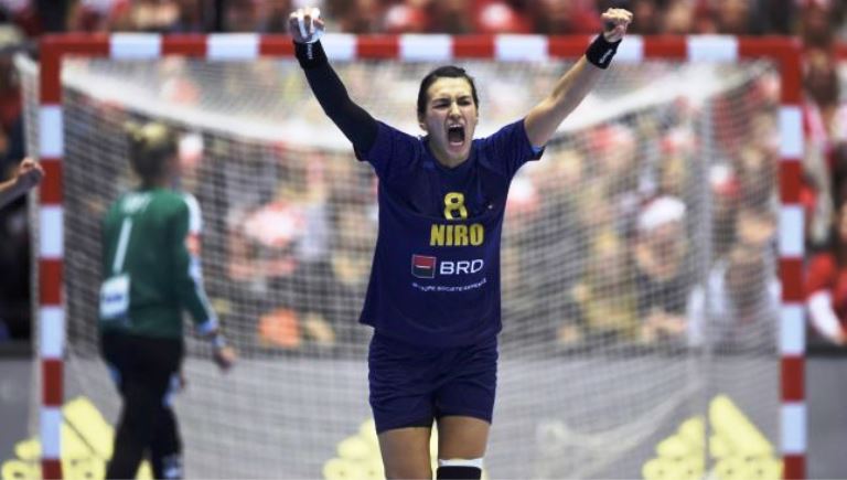 Cristina Neagu este cea mai bună handbalistă desemnată de Federația Europeană de Handbal