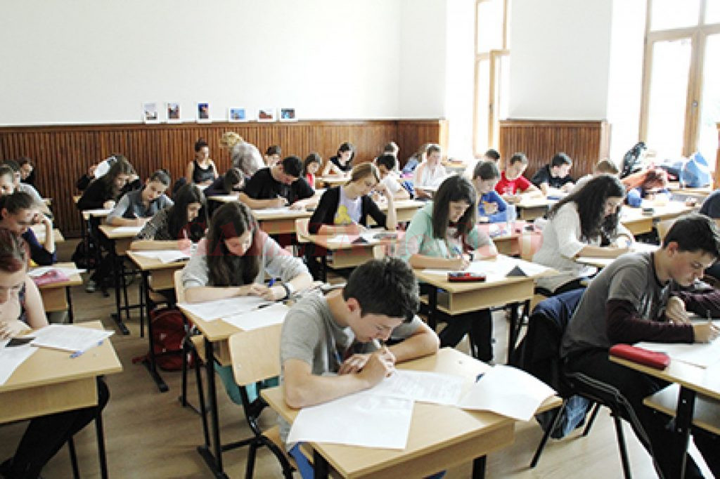 Începe simularea probelor scrise de la Evaluarea Naţională. Profesorii din Constanța nu boicotează examenul