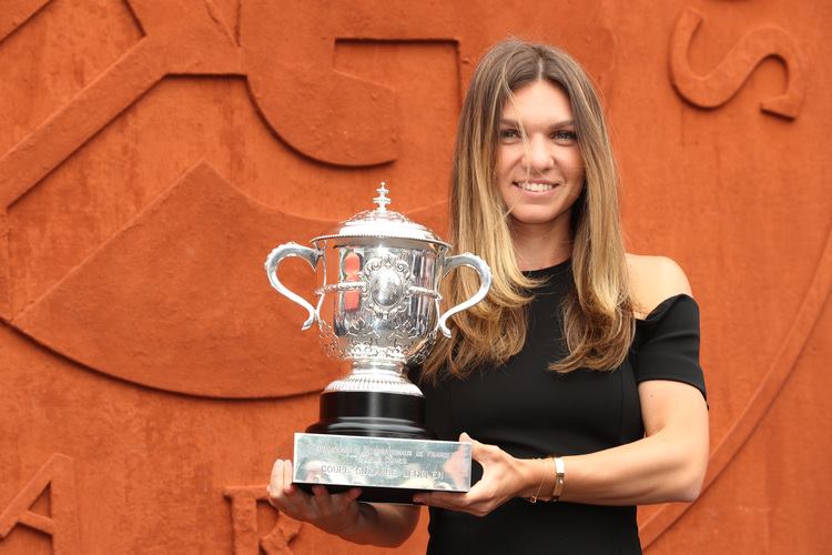 Simona Halep revine în țară luni după-amiază