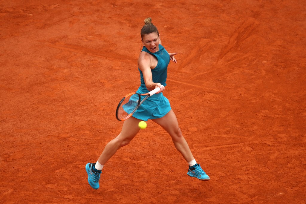 Simona Halep trece de Angelique Kerber și este în semifinale la Roland Garros