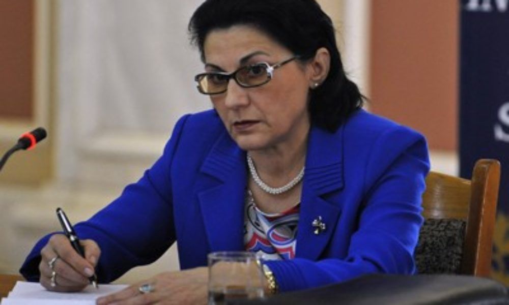 Ecaterina Andronescu propune introducerea unei evaluări intermediare în timpul ciclului liceal