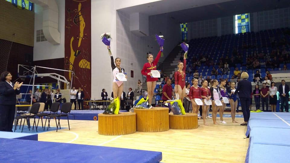 Gimnastele de la Farul Constanţa sunt campioane pe echipe, iar Silvia Sfiringu la individual compus