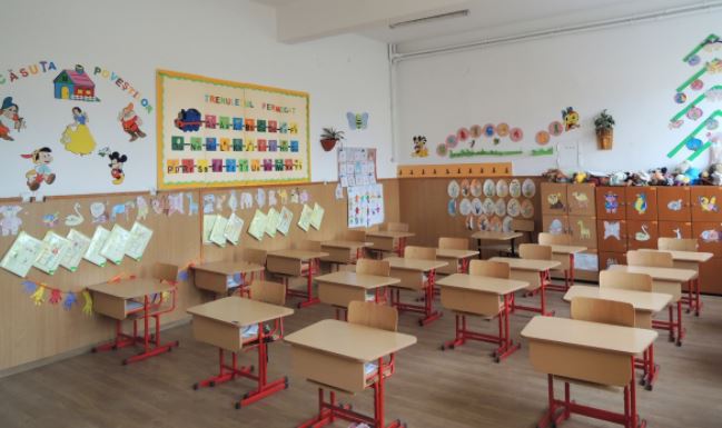 TULCEA: Peste 100 de clase de învăţământ primar şi gimnazial în care se predă în sistem simultan