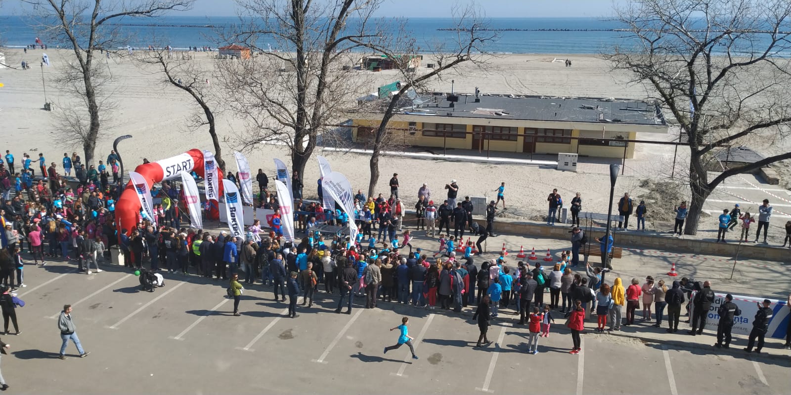 LIVE TEXT – MARATONUL NISIPULUI 2019 | Aproape 1.800 de persoane participă la competiția din stațiunea Mamaia. Primii câștigători FOTO