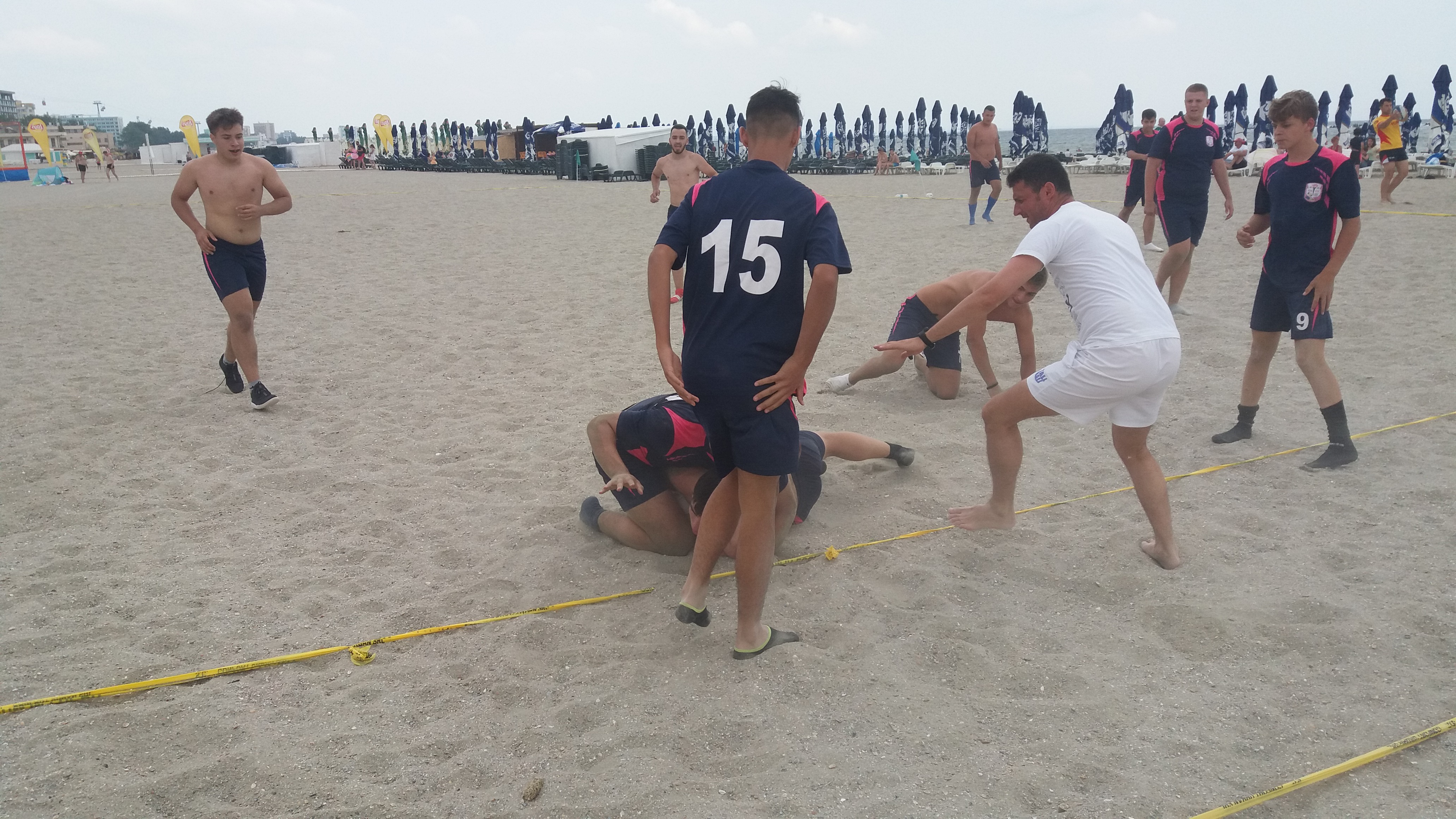 FOTO – La Mamaia a început turneul „OVAL BEACH RUGBY ROMANIA 2019”