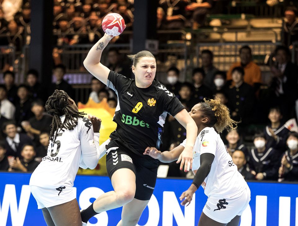 Muntenegru a învins Senegal în Grupa C la CM de handbal feminin