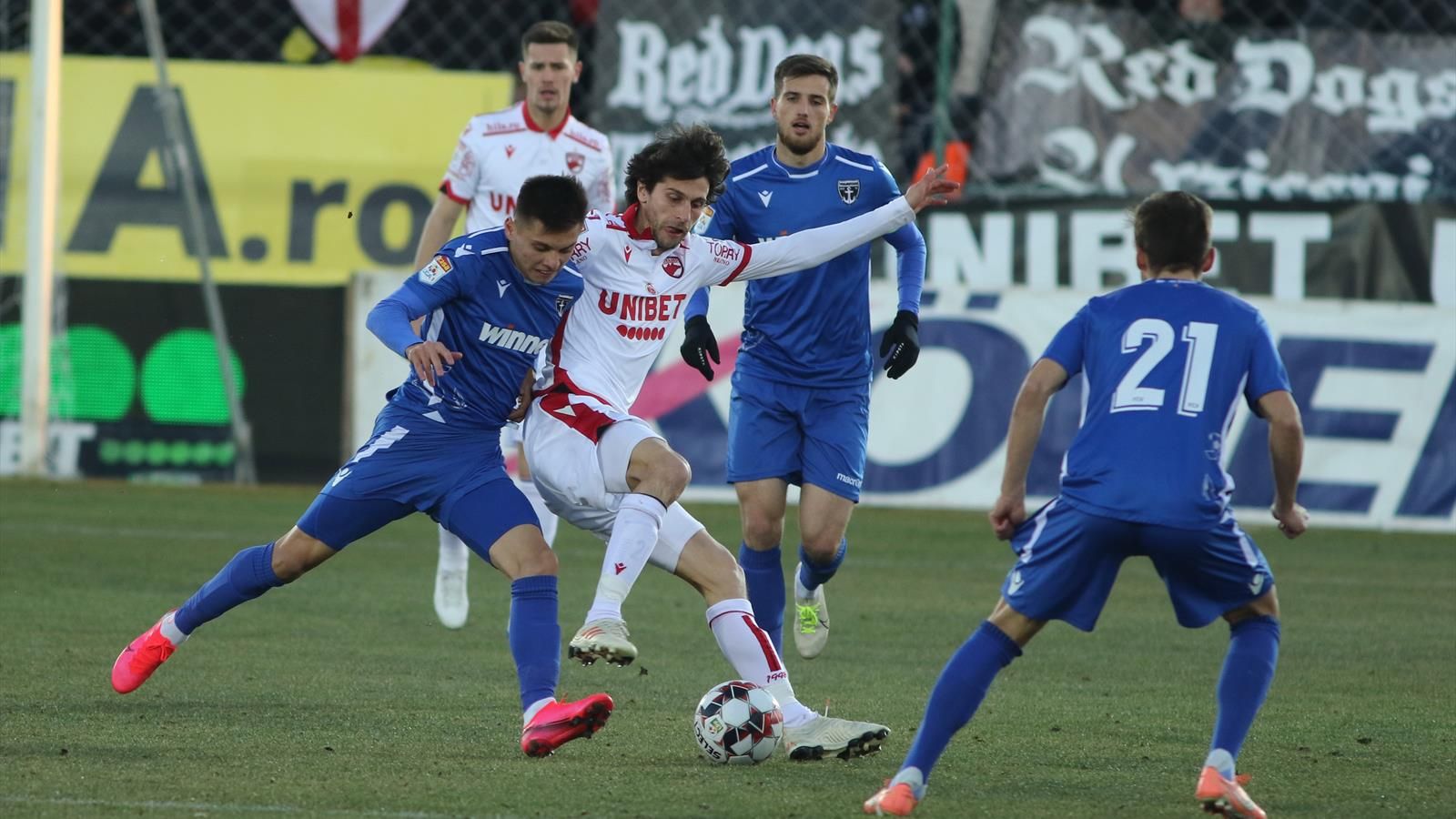 FC Voluntari a produs surpriza, iar Dinamo nu mai are șanse pentru play-off