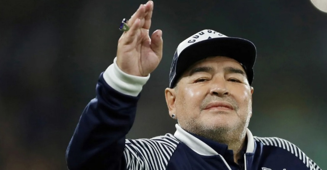 Fostul fotbalist Diego Armando Maradona s-a stins din viață