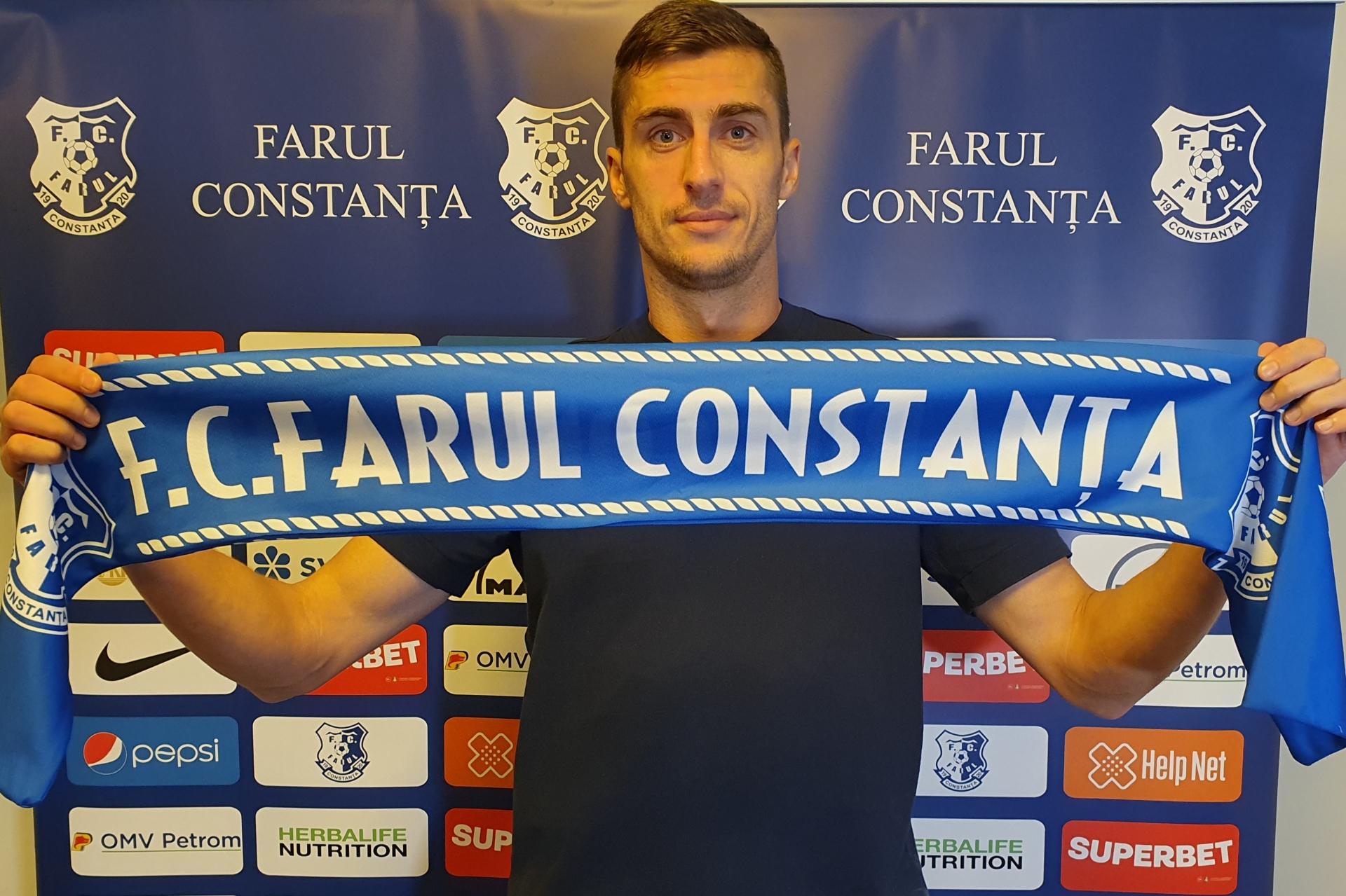 Ionuţ Larie a semnat pentru FC Farul Constanţa