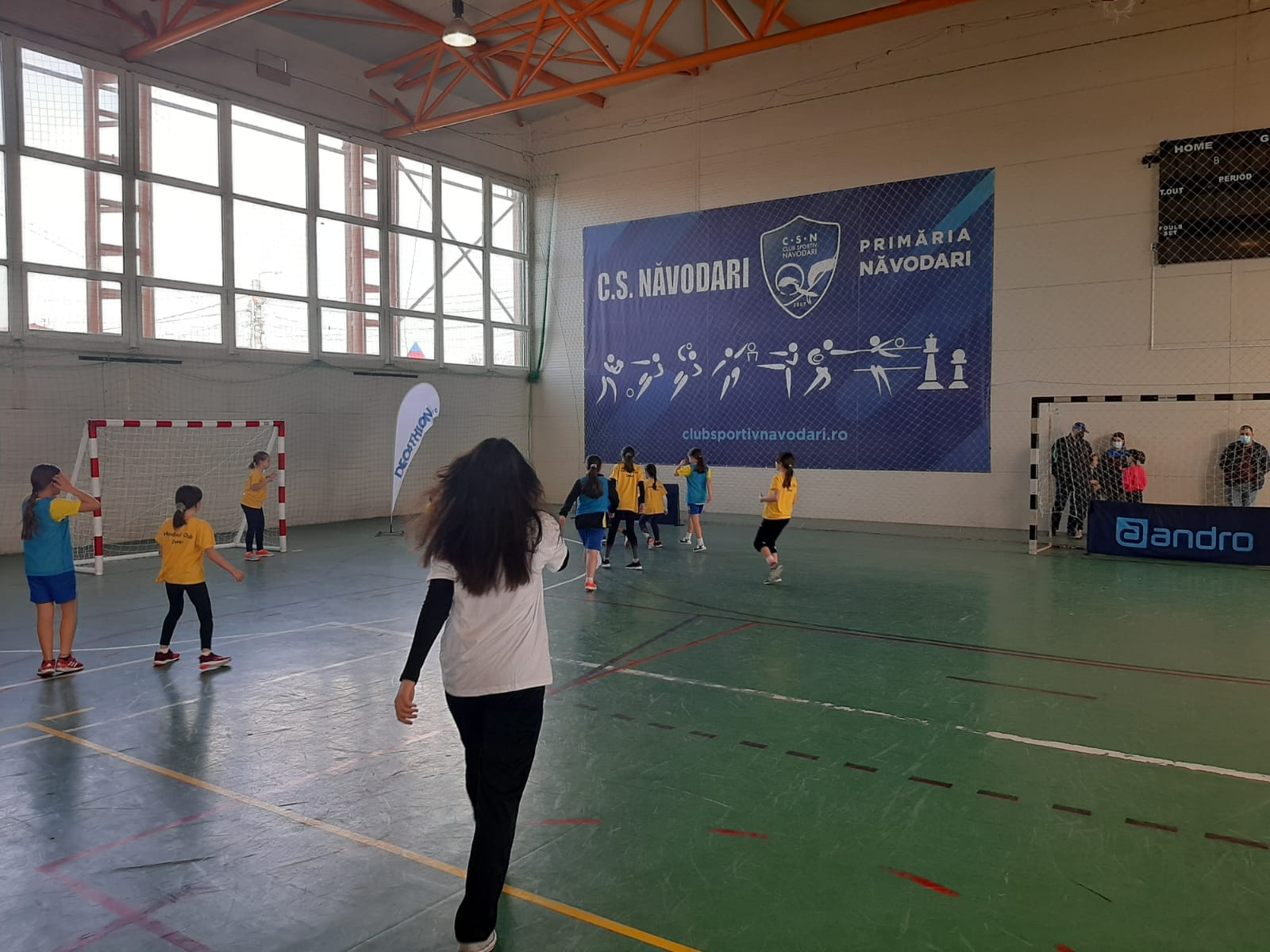 La Năvodari s-a încheiat Campionatul Județean de mini-handbal