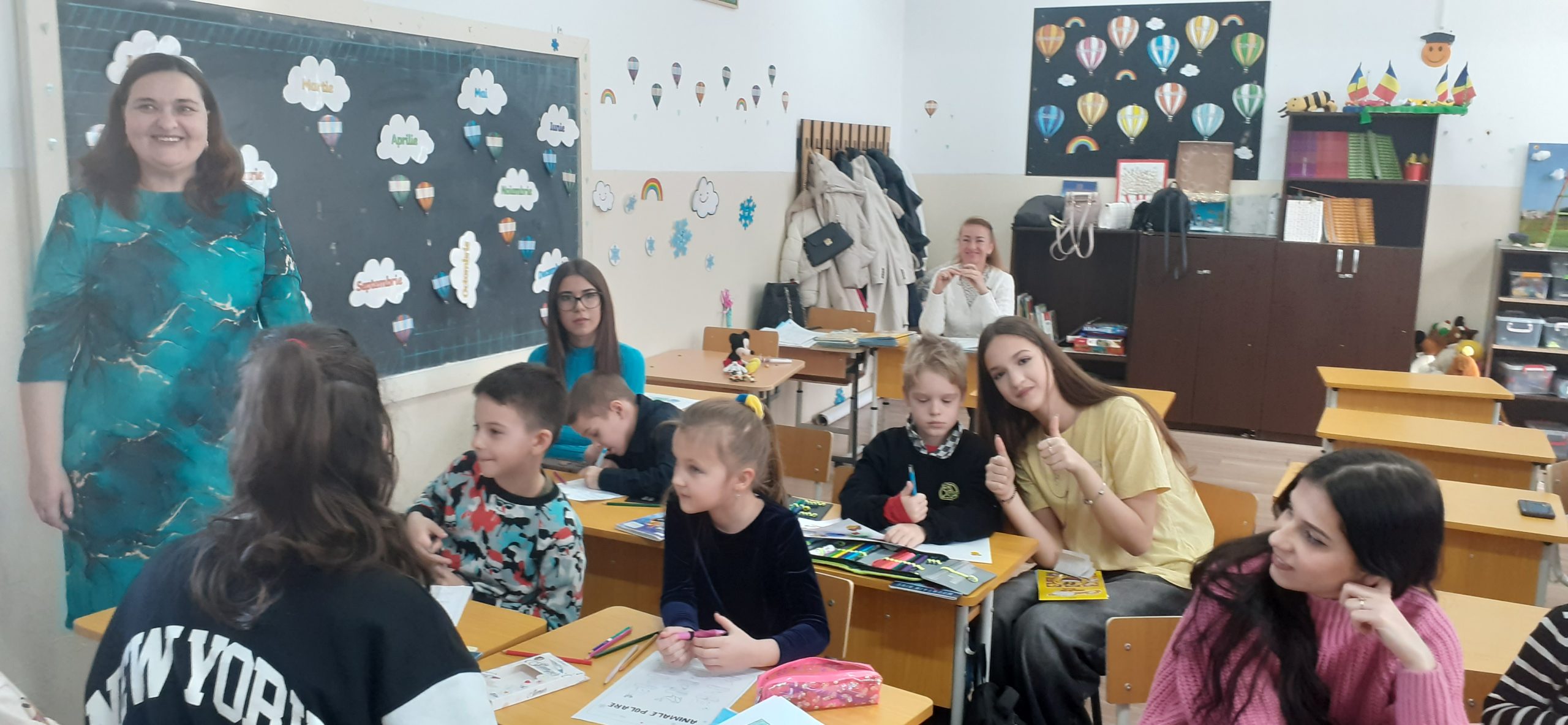 CONSTANȚA: Peste 200 de copii cu vârste între 6 și 11 ani învață limba română într-un hub educațional, la Școala Gimnazială numărul 6 Nicolae Titulescu