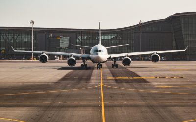 aeroport, avion - foto - unsplash