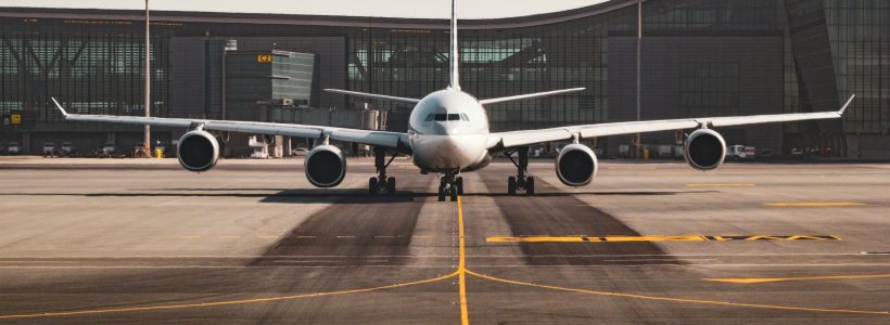 aeroport, avion - foto - unsplash