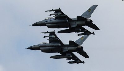 aeronave F16 - foto - MApN