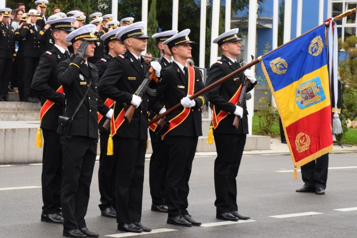 Studenții Academiei Navale „Mircea cel Bătrân” și elevii Școlii de Maiștri Militari a Forțelor Navale depun jurământul