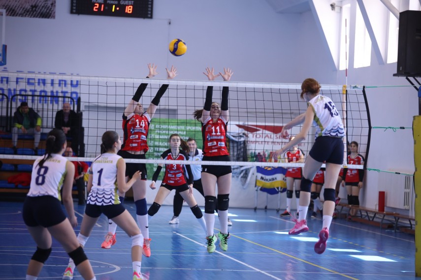 Meci de volei feminin în Sala Sporturilor, CSM Constanța – Universitatea Cluj