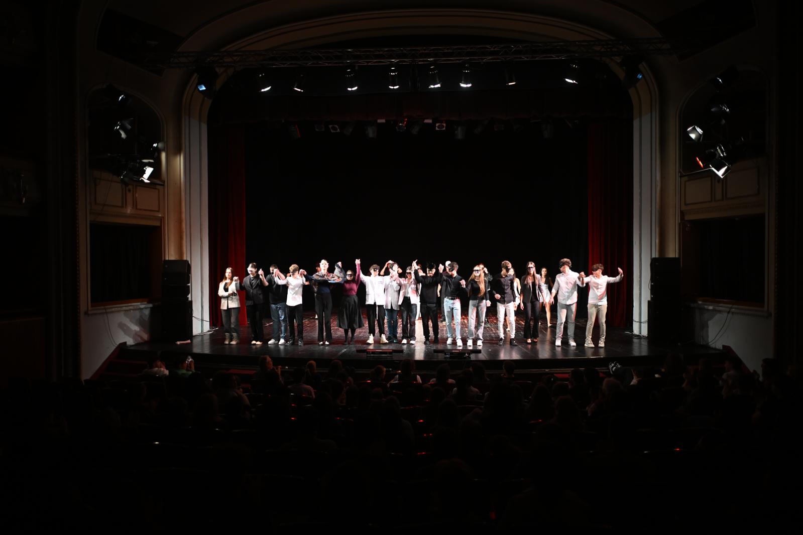 Elevii Liceului Teoretic “Ovidius” au participat la Festivalul internațional de teatru “Tineri Francofoni”, de la Arad