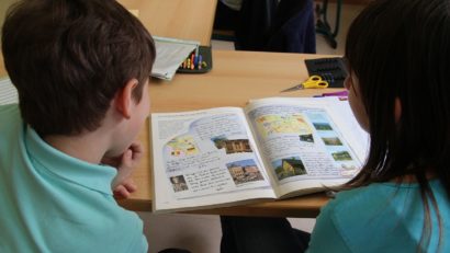 Astăzi sunt încărcate cardurile educaționale pentru elevii și preșcolarii din familii defavorizate