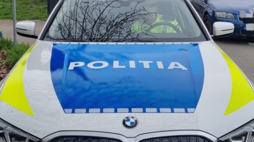 CONSTANȚA: Anchetă a poliţiştilor după ce mai multor autoturisme parcate le-au fost înţepate cauciucurile