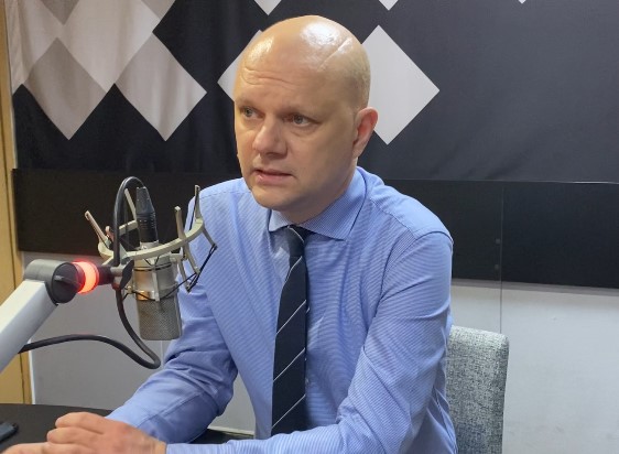 AUDIO | Prof. Ioan Stanomir: Este devreme pentru a ști cu certitudine cât de întemeiată este decizia CCR de anulare a alegerilor