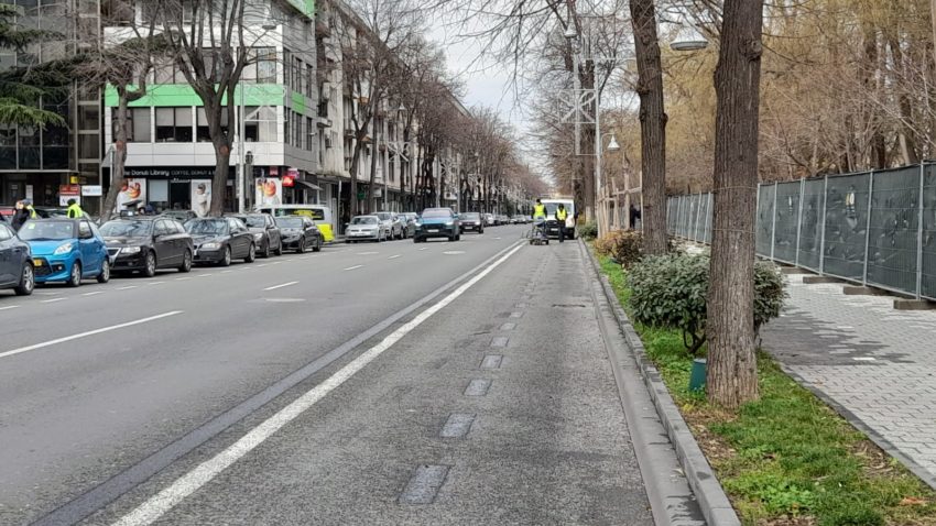 masini parcate Constanta - foto - Banci