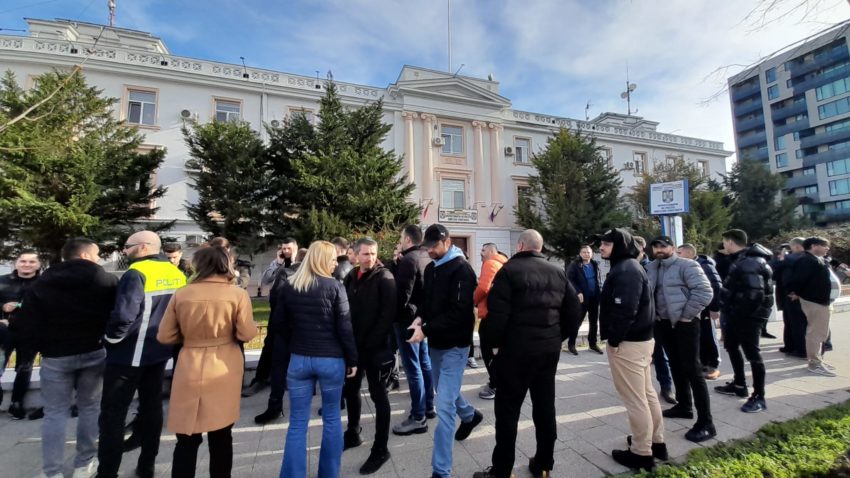 protest politisti IPJ Constanta - foto - Banci