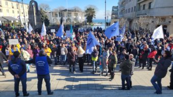 MANGALIA: Protest al sindicaliştilor de la Şantierul Naval Damen. Conducerea intenţionează concedierea a peste 260 de salariaţi