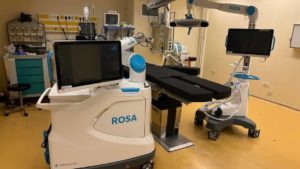 SCJU Constanța: Echipa secției Clinice Ortopedie-Traumatologie a realizat operația cu numărul 100 utilizând robotul Rosa