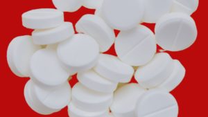 Paracetamol Challenge – o nouă provocare periculoasă în rândul tinerilor pe TikTok