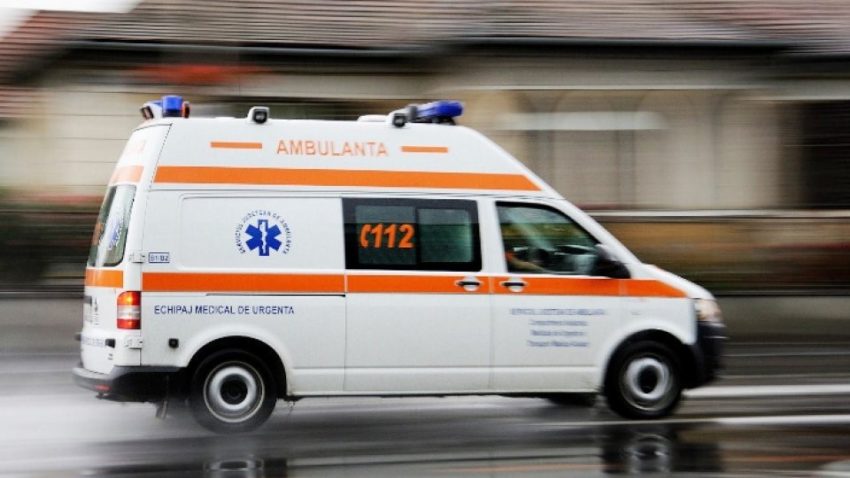 MANGALIA: Accident rutier pe strada Ștefan cel Mare. O femeie a fost lovită de un autoturism